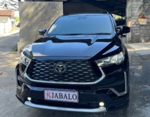 sewa innova zenix q di Bali